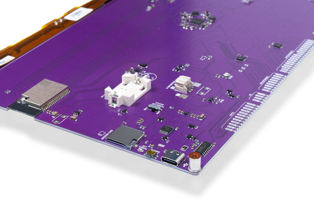 Inkplate 10 detaliu conector Qwiic si pini GPIO
