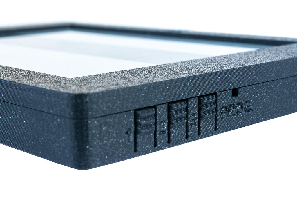 Inkplate 6MOTION vedere spate cu conectori Qwiic si USB-C